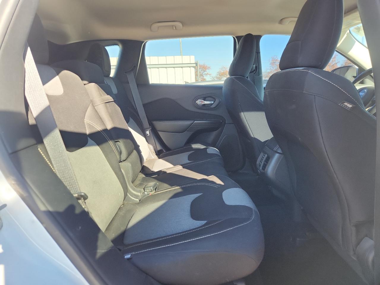 2014 Jeep Cherokee Latitude VIN: 1C4PJMCS2EW180909 Lot: 93175335