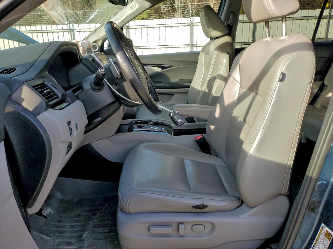 2016 Honda Pilot Touring VIN: 5FNYF6H9XGB082984 Lot: 94058495