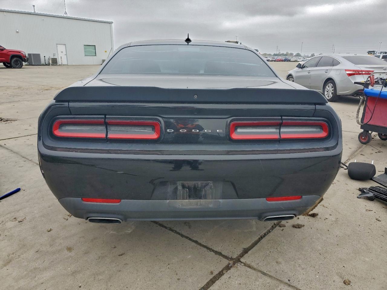 2018 Dodge Challenger Sxt VIN: 2C3CDZAG8JH131860 Lot: 93993755