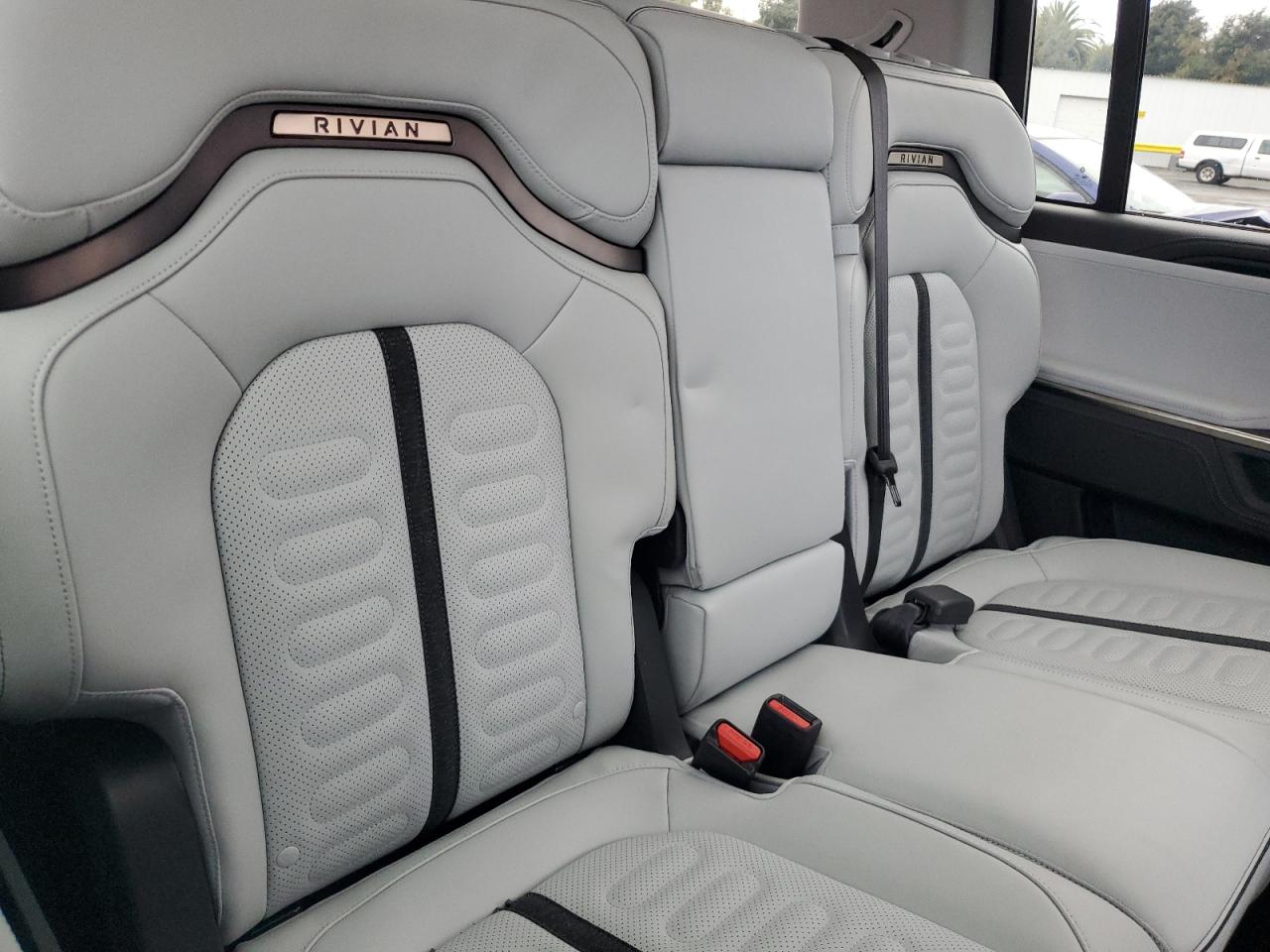 2025 Rivian R1S Adventure VIN: 7PDSGBBA0SN065418 Lot: 92445025