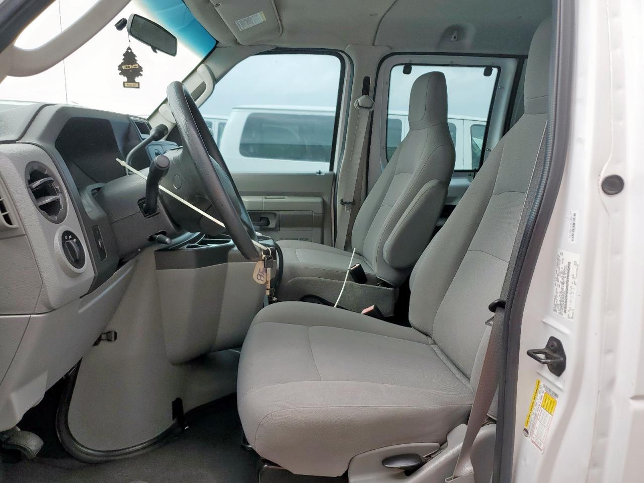 2013 Ford Econoline E350 Super Duty Wagon VIN: 1FBNE3BL6DDB05421 Lot: 92719175