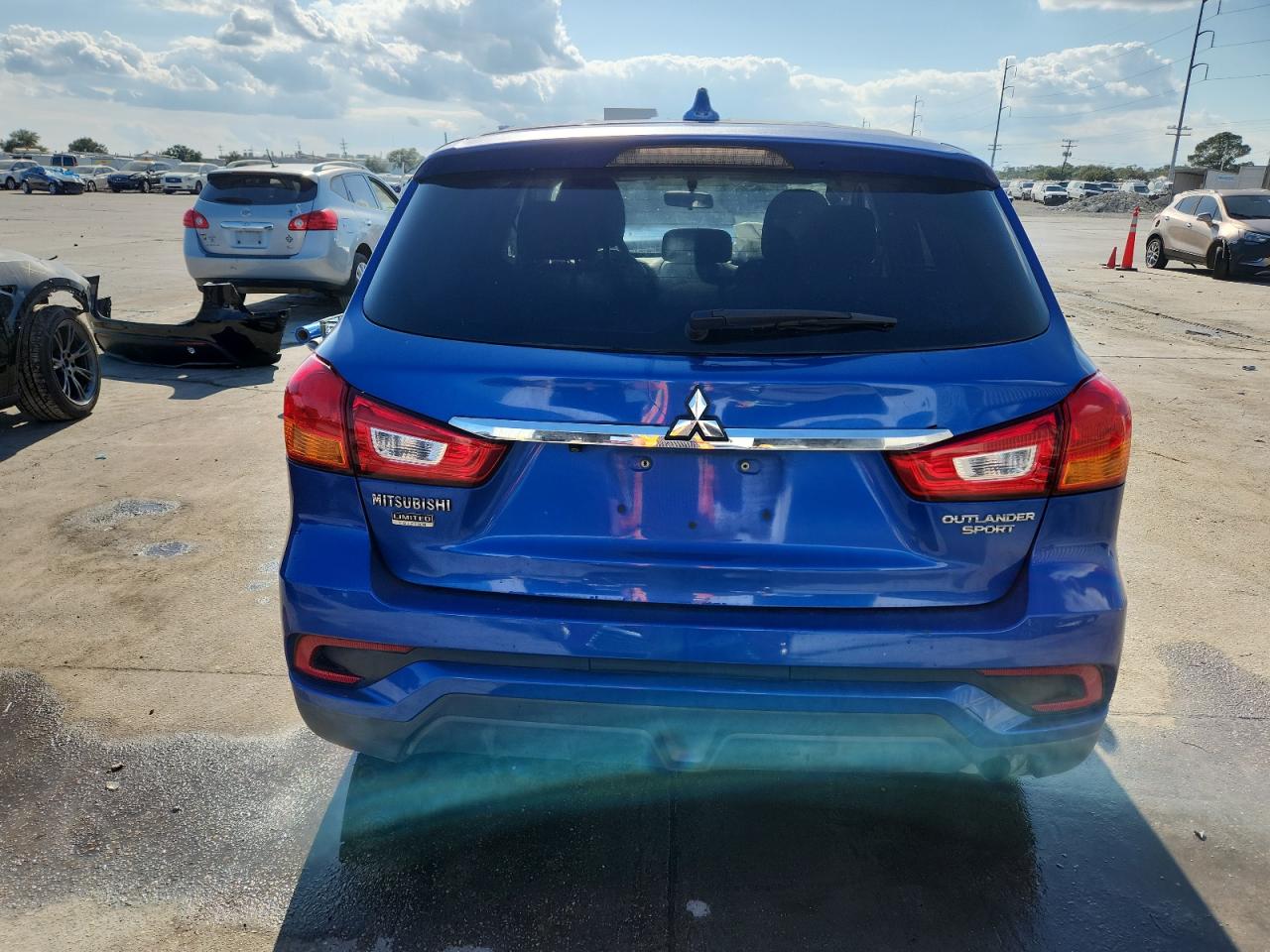 2018 Mitsubishi Outlander Sport Es VIN: JA4AP3AU3JZ022858 Lot: 92617415