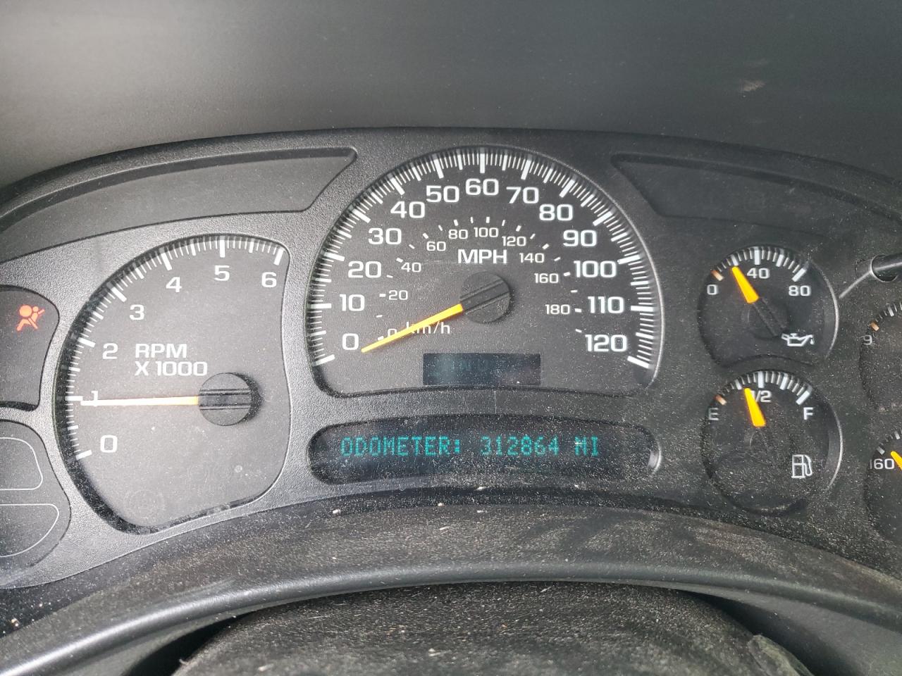 2005 GMC Yukon VIN: 1GKEK13T55R228272 Lot: 91521965