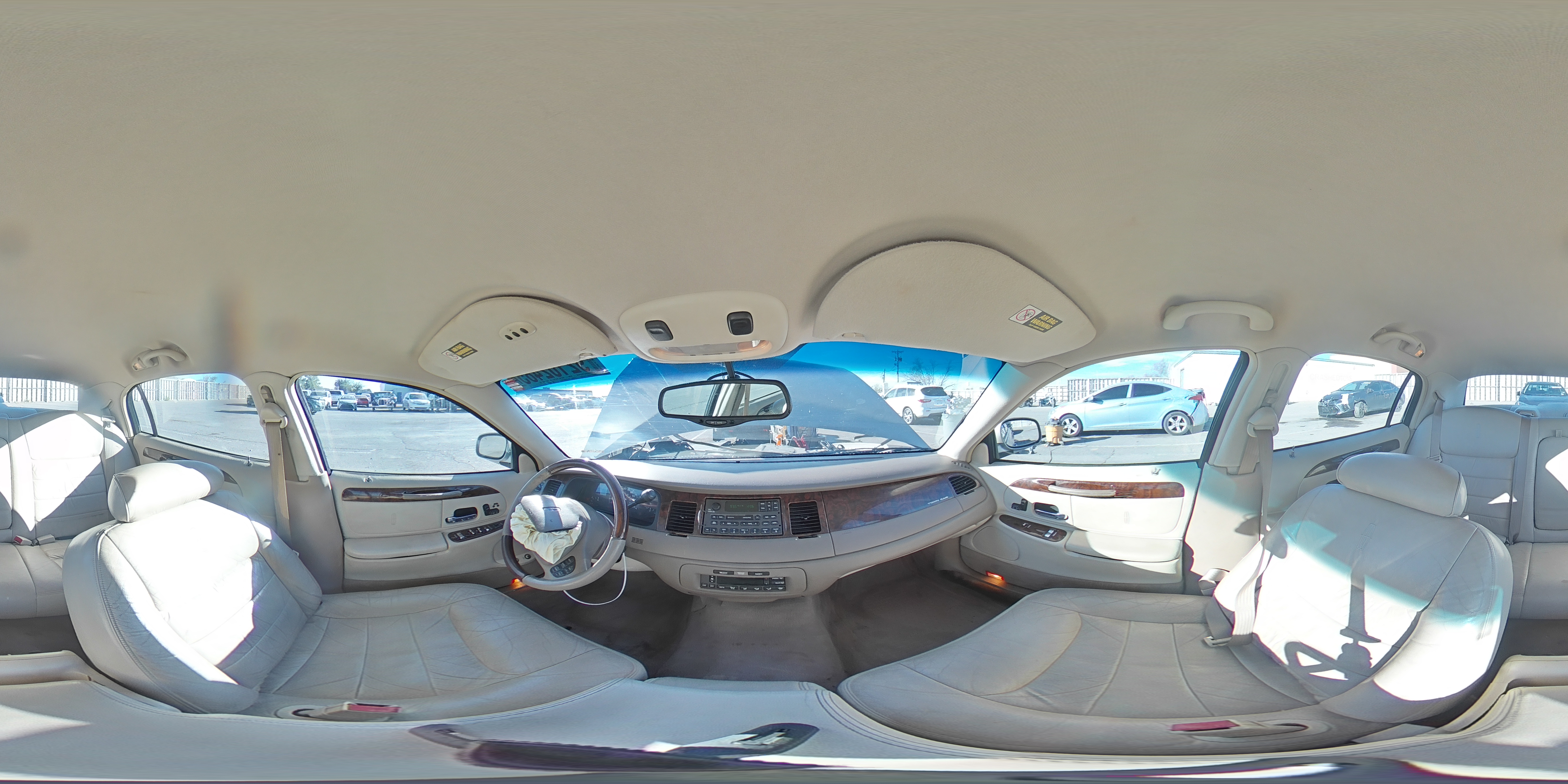 2001 Lincoln Town Car Signature VIN: 1LNHM82W51Y607274 Lot: 92102485