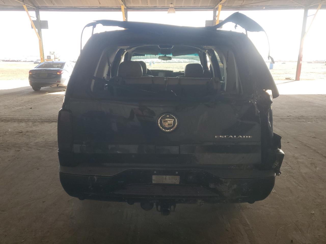 2002 Cadillac Escalade Luxury VIN: 1GYEC63T62R312161 Lot: 92710635