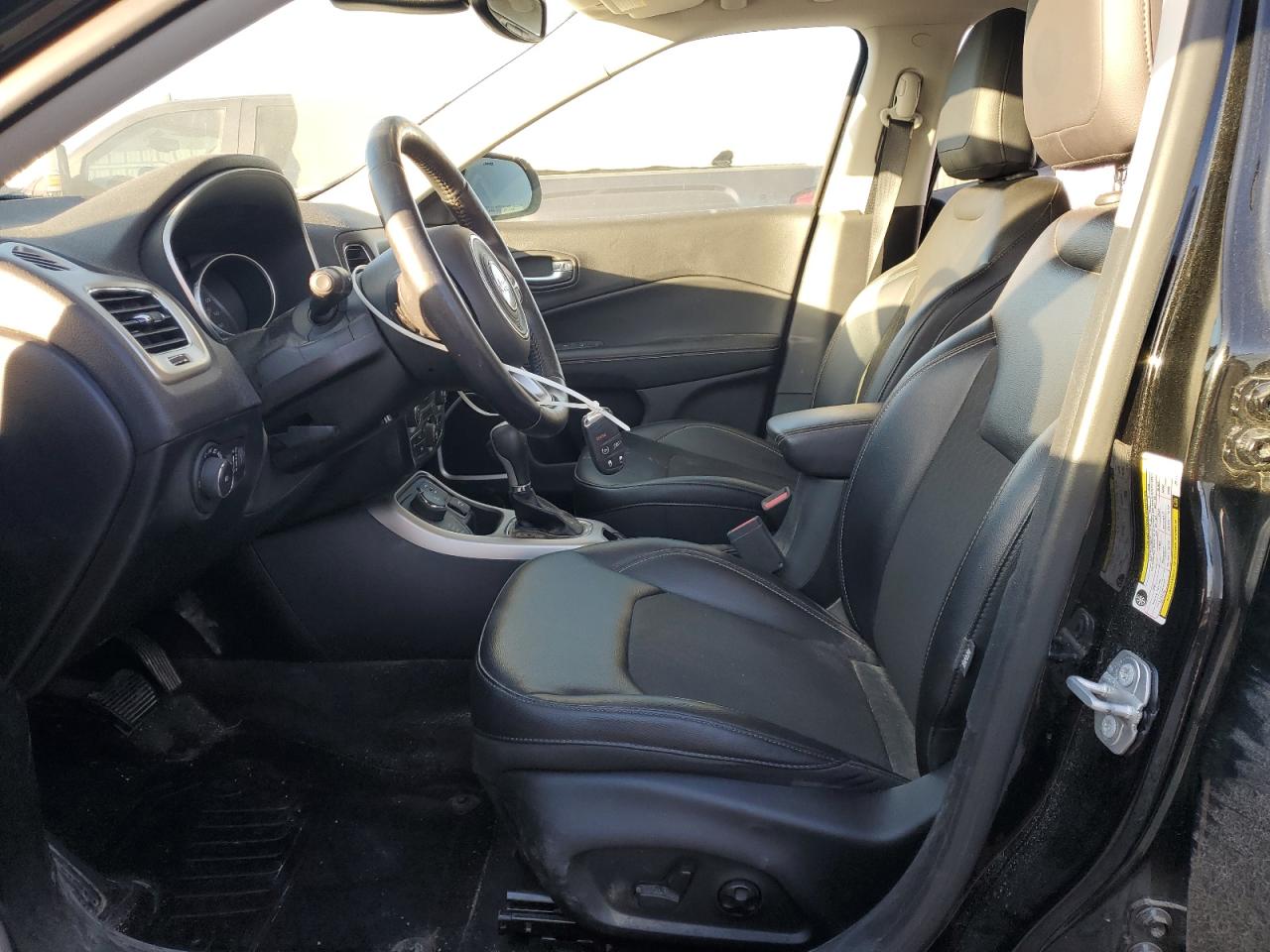 2018 Jeep Compass Latitude VIN: 3C4NJDBB8JT180776 Lot: 92641615