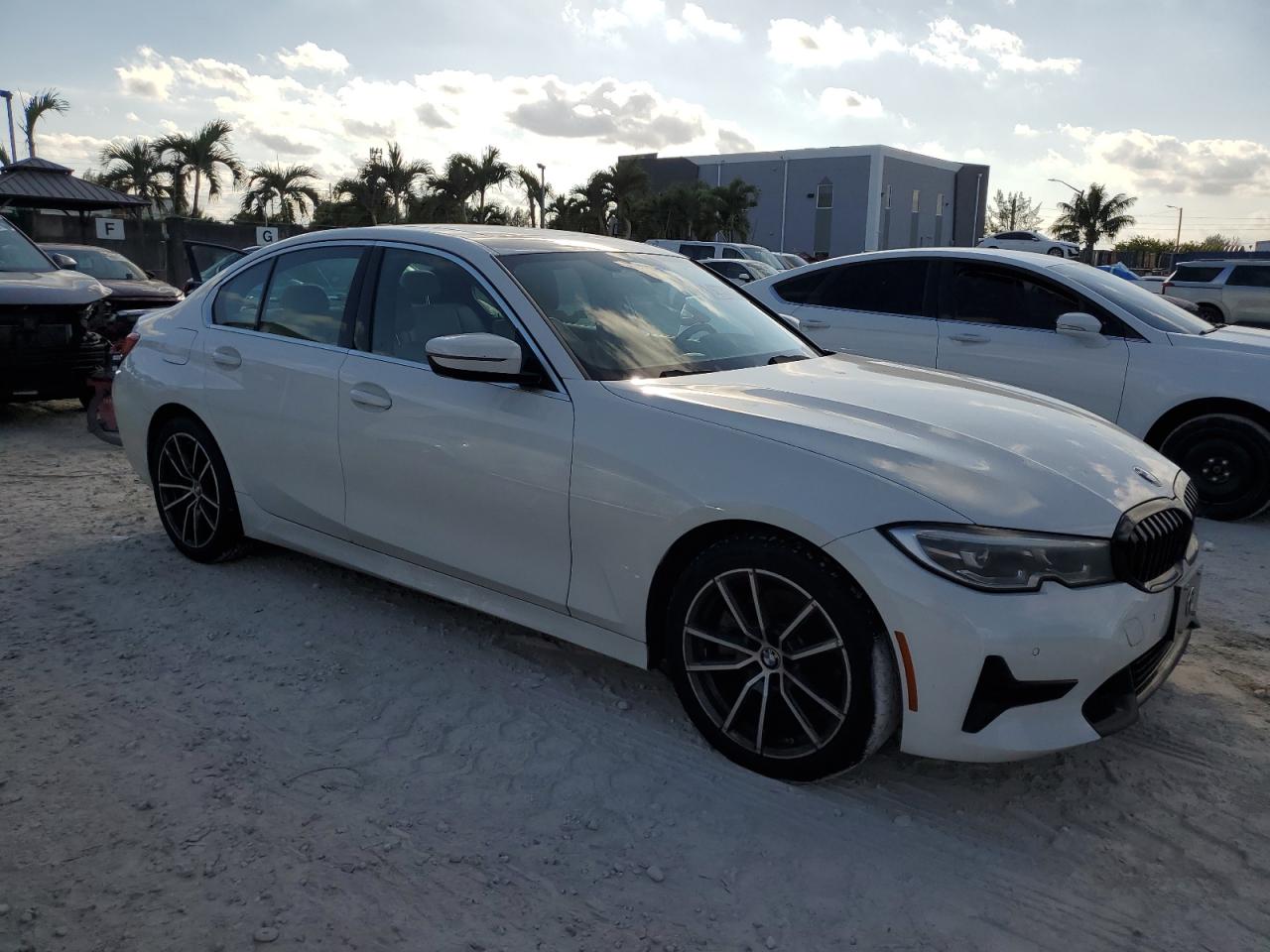 Фото: 3MW5R1J03L8B33097