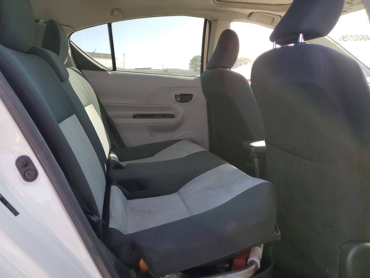 2012 Toyota Prius C VIN: JTDKDTB3XC1030756 Lot: 91460275