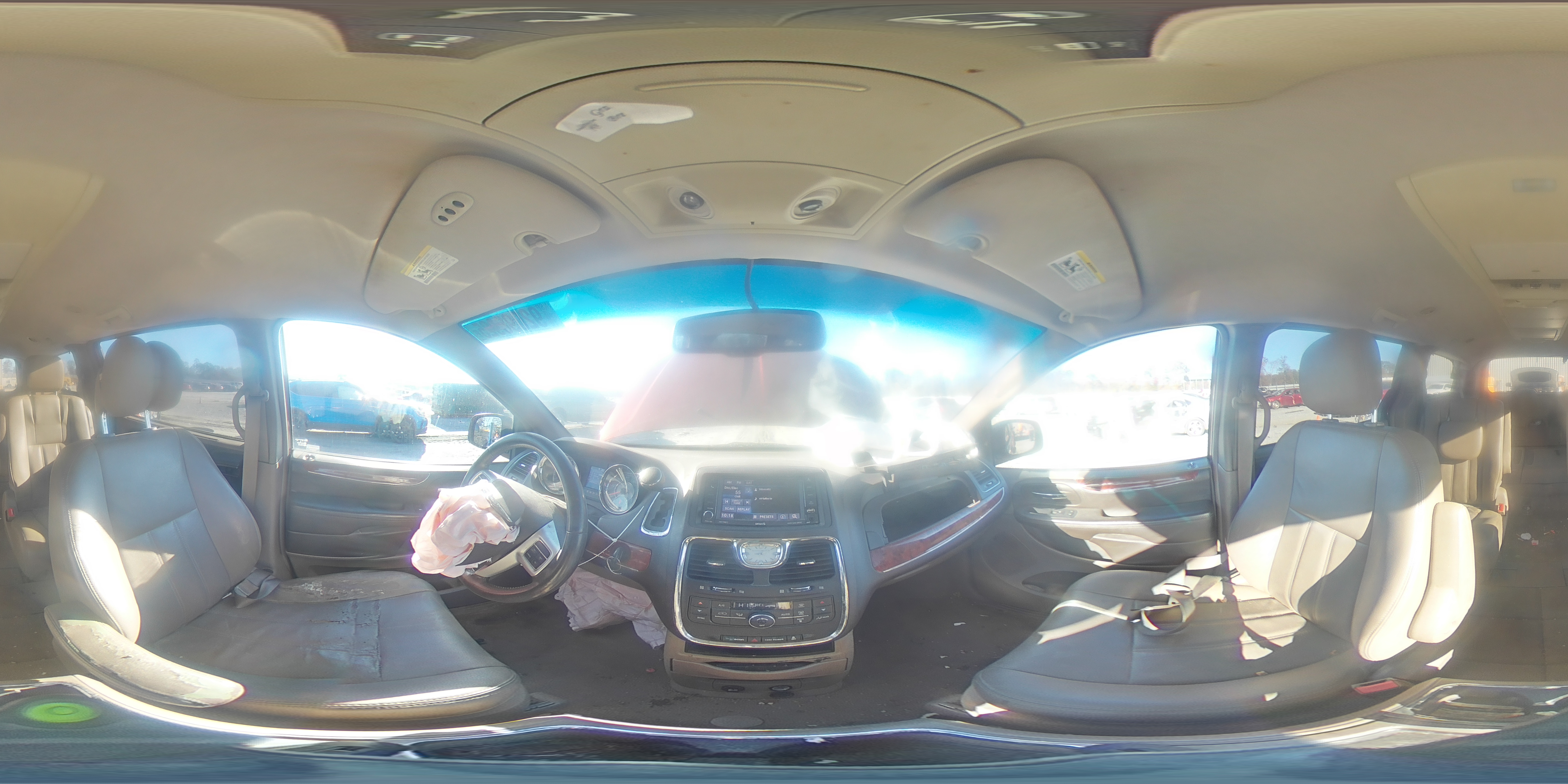 2015 Chrysler Town & Country Touring VIN: 2C4RC1BG5FR590855 Lot: 92098925