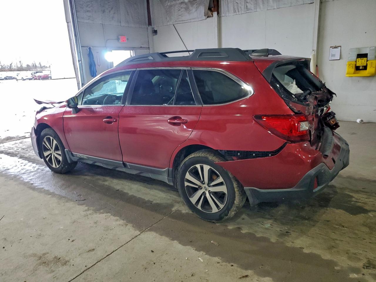 2018 Subaru Outback 2.5I Limited VIN: 4S4BSANC4J3262417 Lot: 94547315
