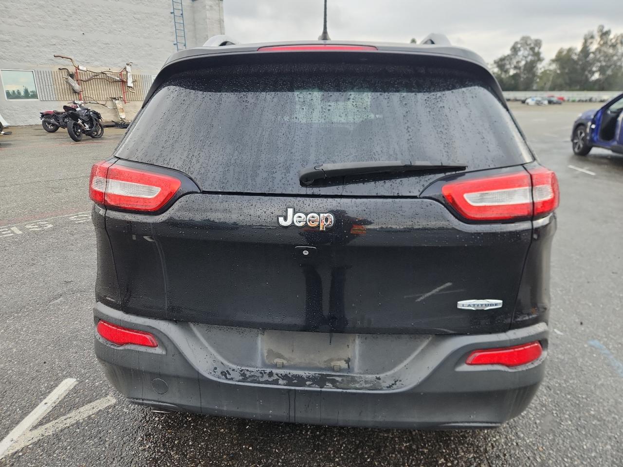 2018 Jeep Cherokee Latitude VIN: 1C4PJLCB6JD615284 Lot: 92851285