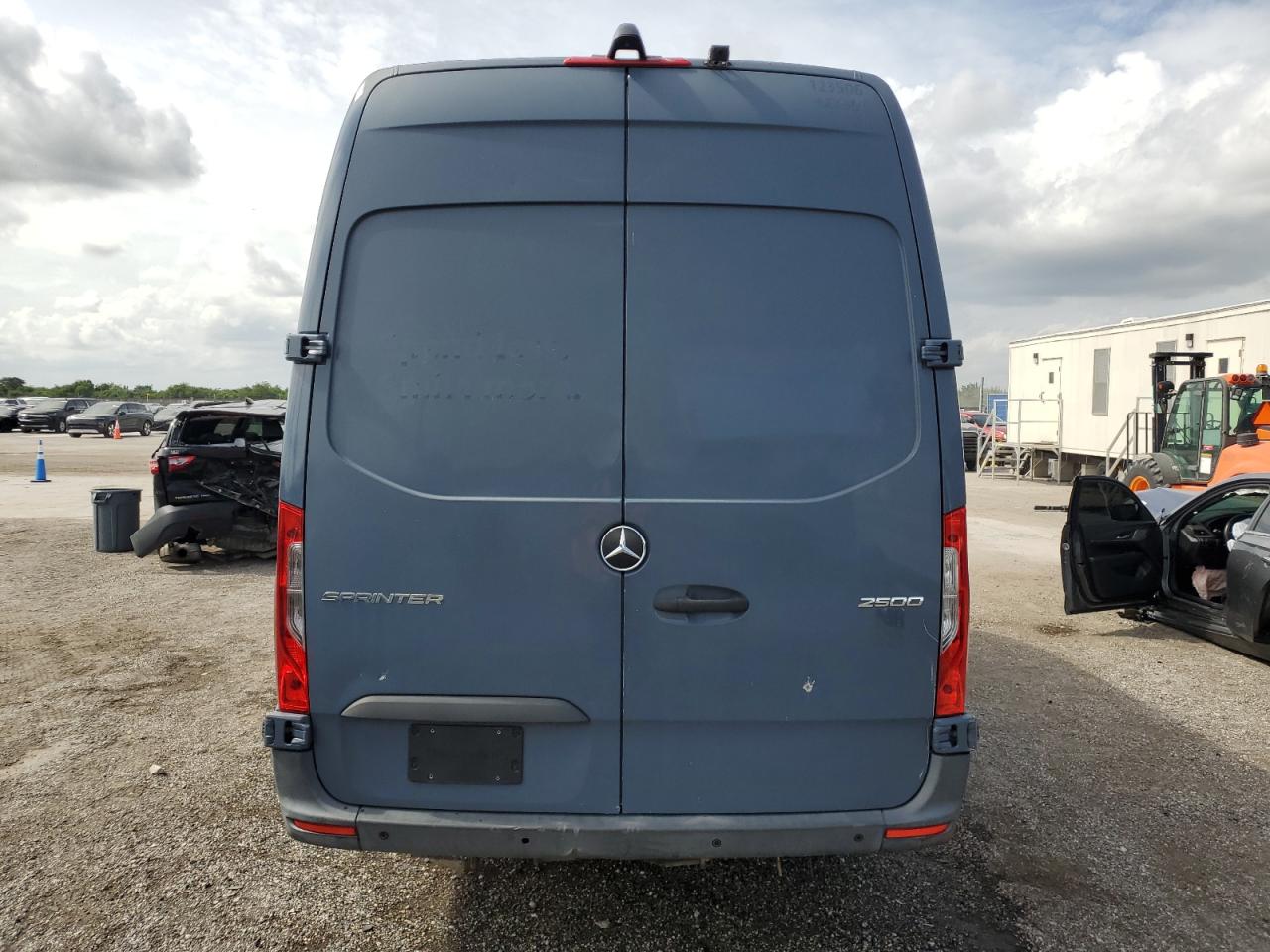 2019 Mercedes Benz Sprinter 2500 Delivery Van VIN: WD4PF1CD7KP128348 Lot: 89493385