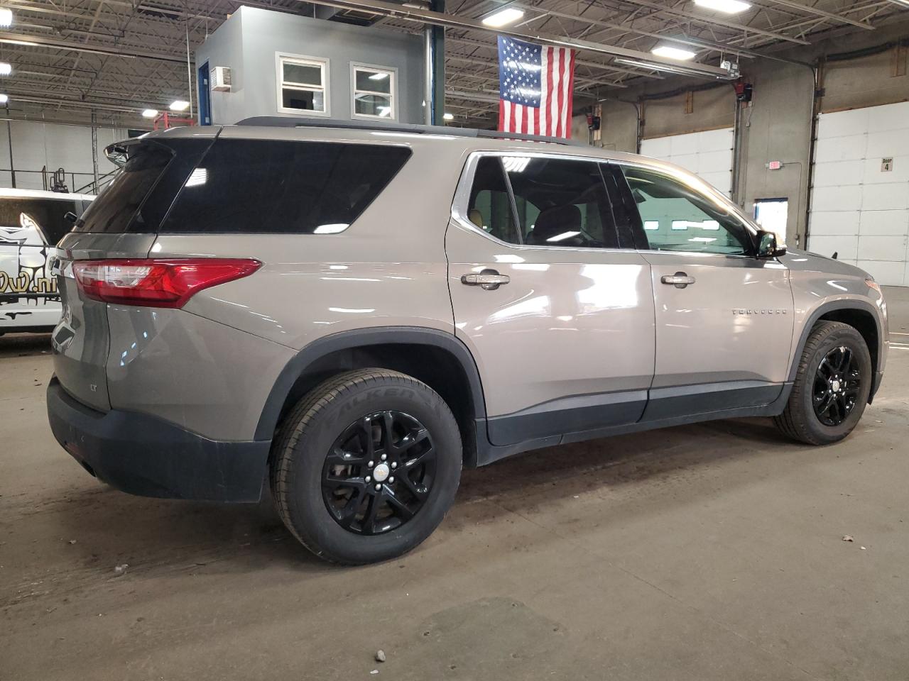 2019 Chevrolet Traverse Lt beige null gas 1GNEVHKW6KJ249799 photo #4