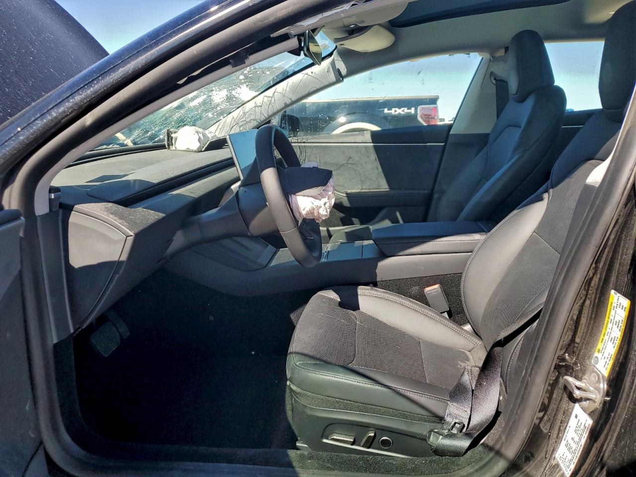 2024 Tesla Model 3 VIN: 5YJ3E1EB3RF819677 Lot: 92723625