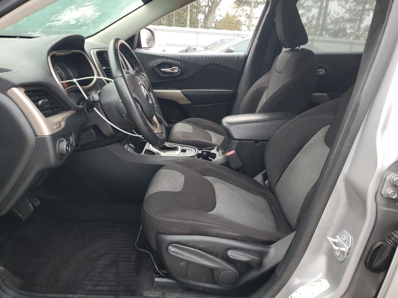 2018 Jeep Cherokee Latitude VIN: 1C4PJLCB5JD544577 Lot: 91885885