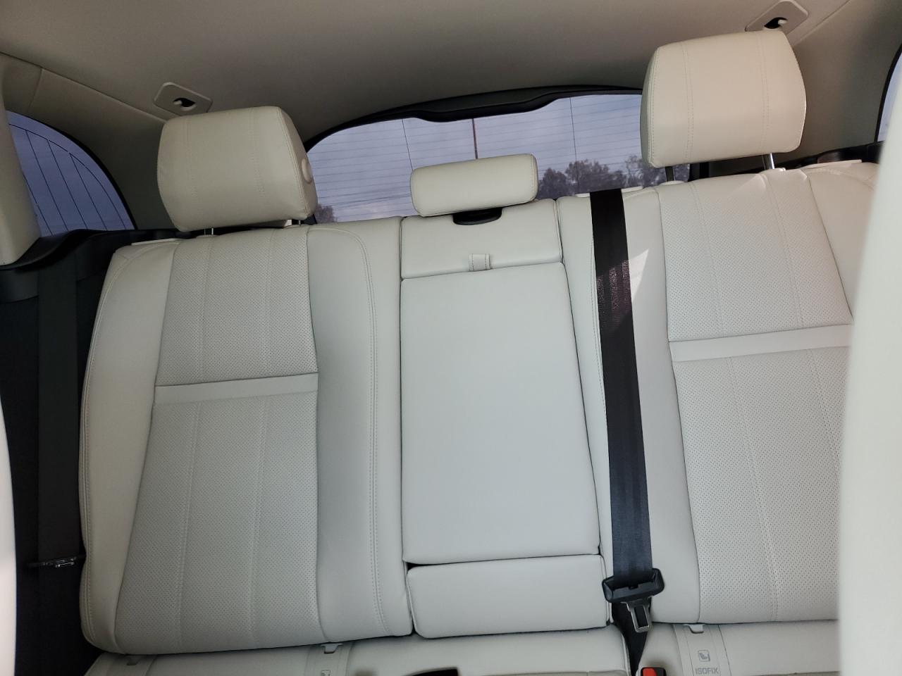 2018 Land Rover Range Rover Velar S VIN: SALYB2RXXJA748302 Lot: 92686495