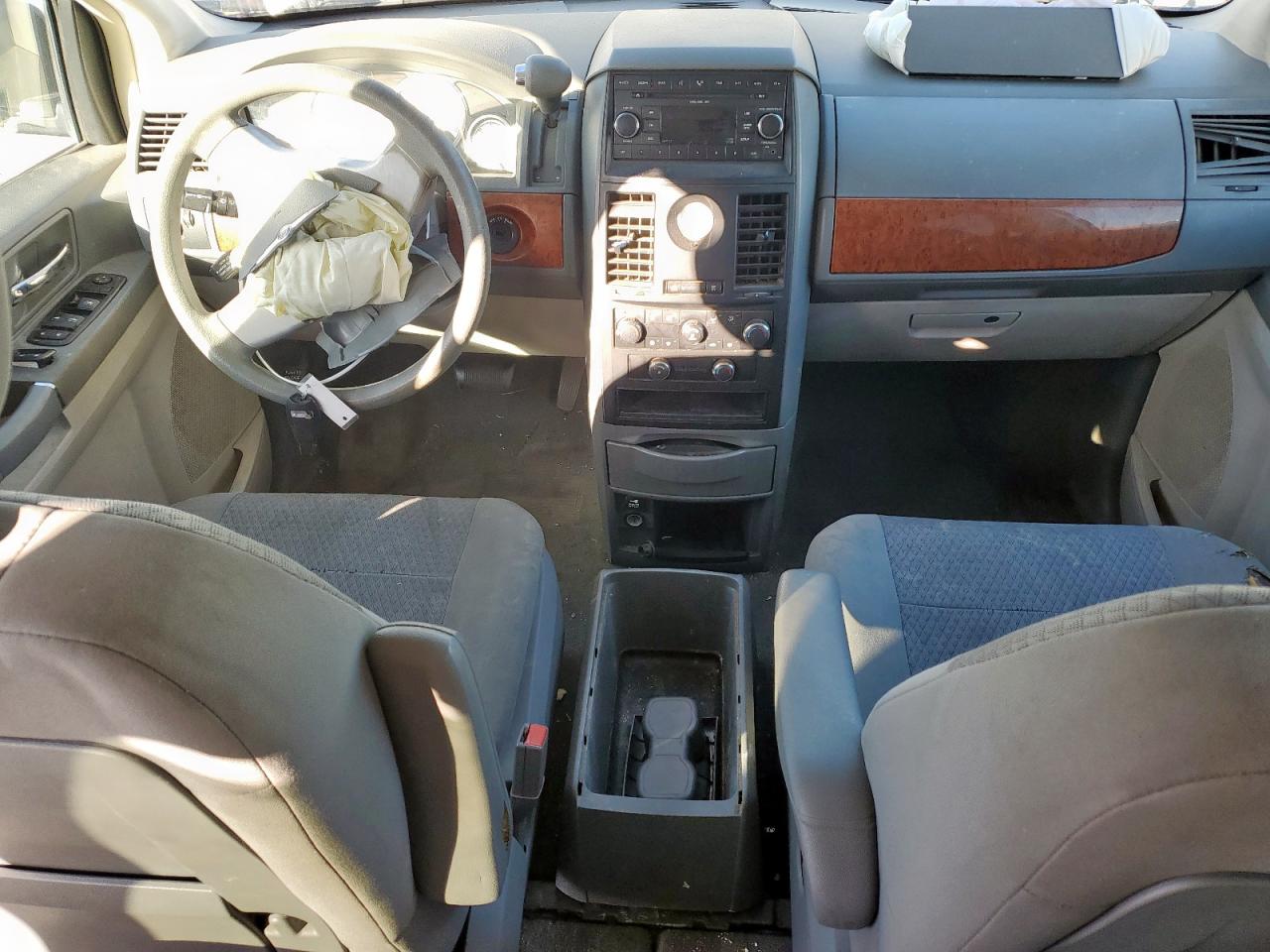 2008 Chrysler Town & Country Lx VIN: 2A8HR44H08R750492 Lot: 91994295