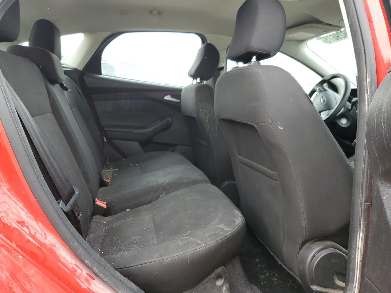 2017 Ford Focus Se VIN: 1FADP3K27HL319019 Lot: 93929875