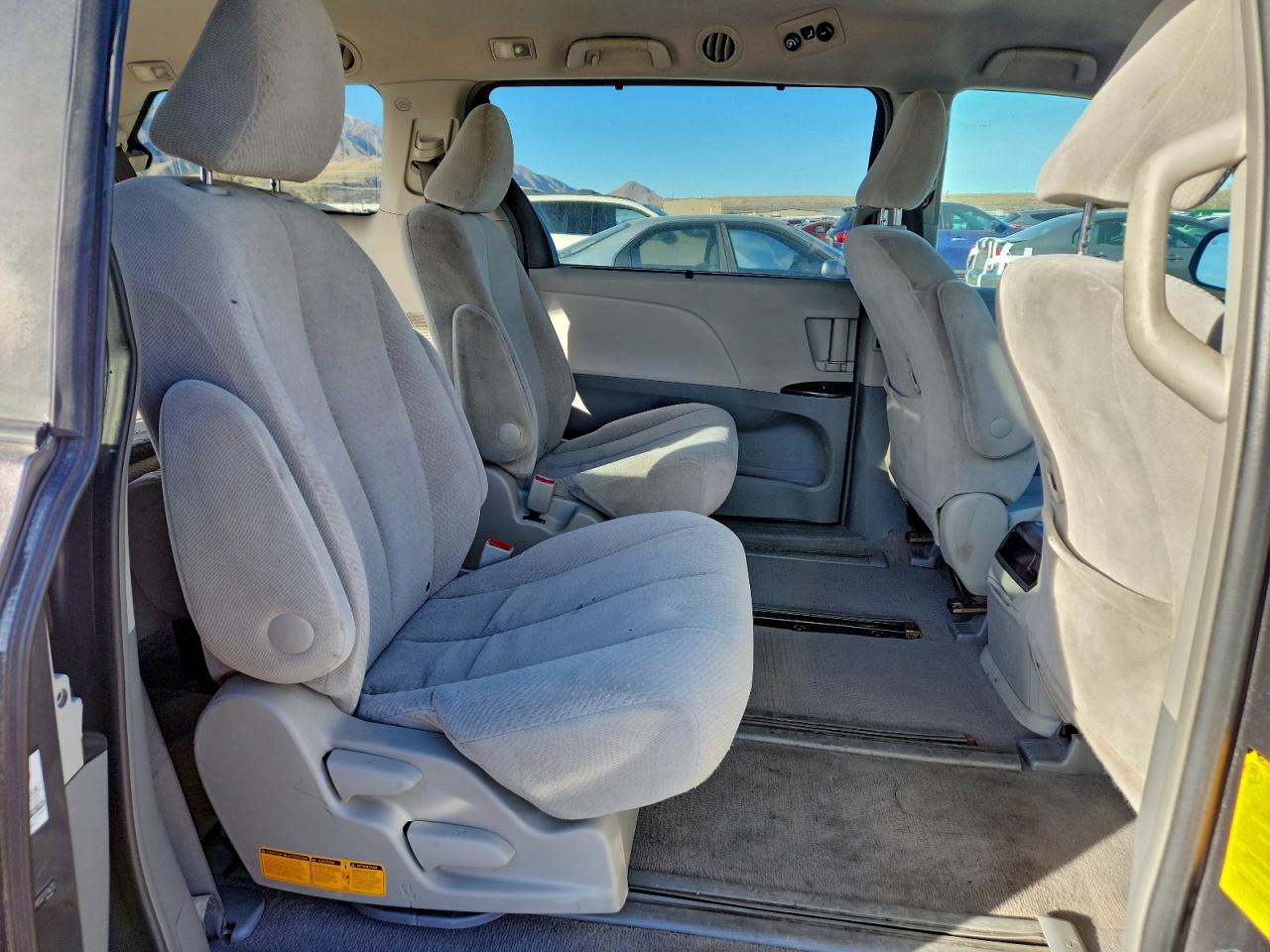 2011 Toyota Sienna Le VIN: 5TDJK3DC4BS017470 Lot: 93521615