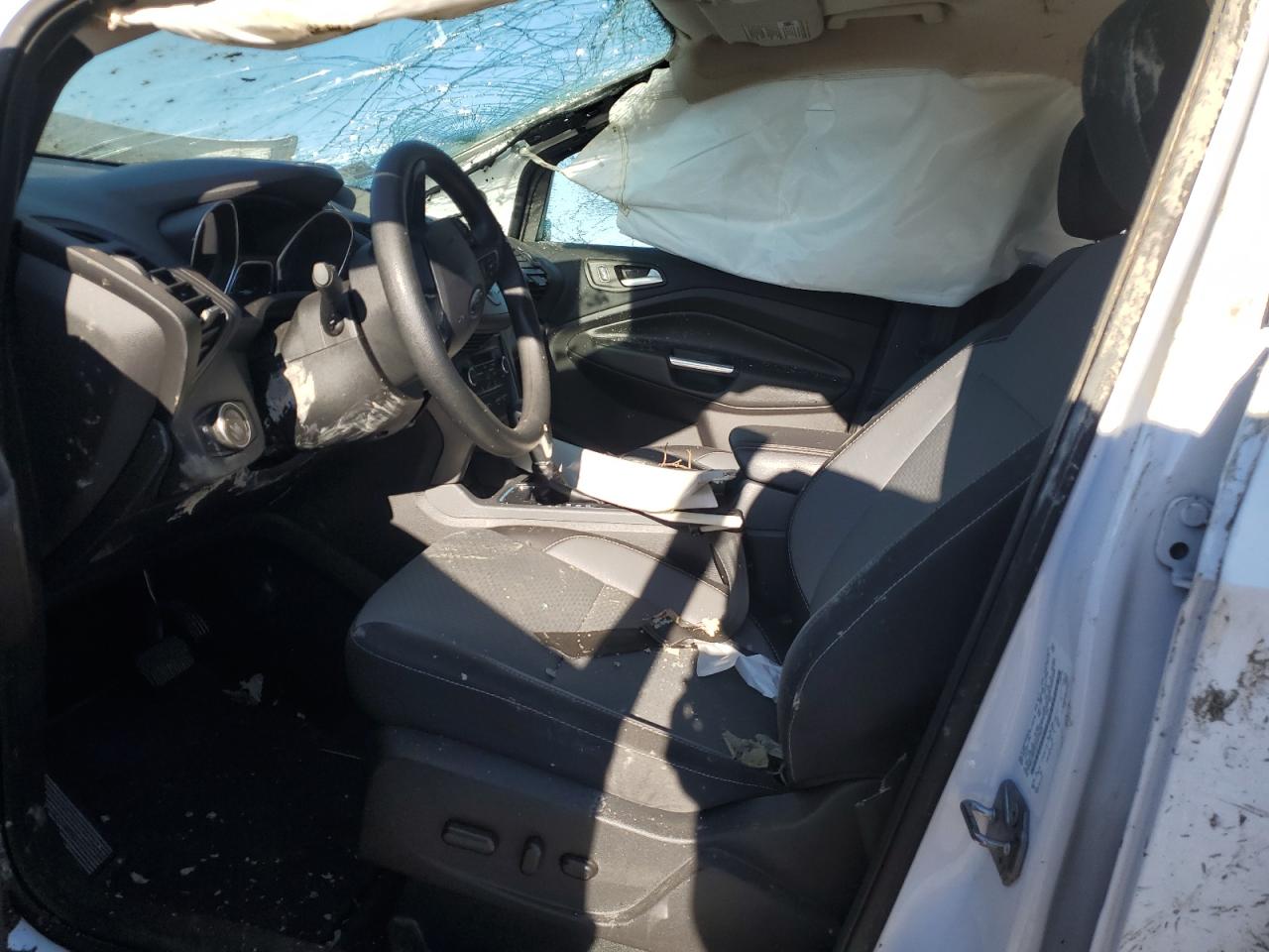 2018 Ford Escape Se VIN: 1FMCU9GD2JUA19623 Lot: 92947365