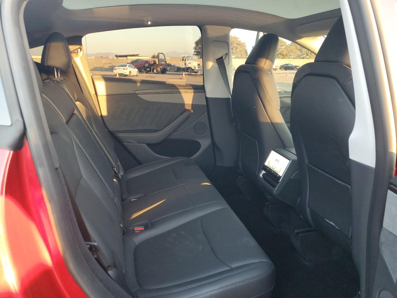 2026 Tesla Model Y VIN: 7SAYGDEE4TF374016 Lot: 92090435