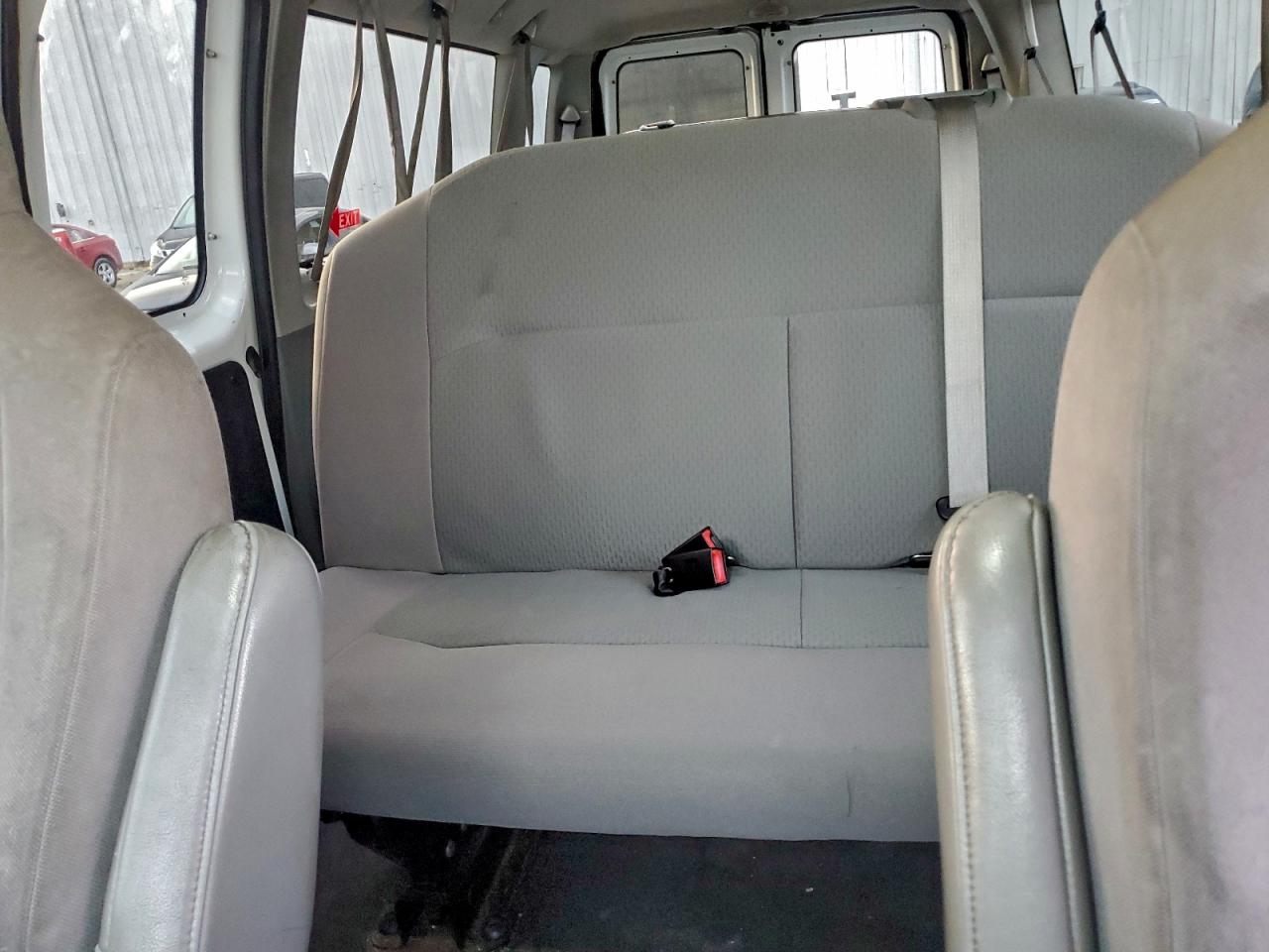 2008 Ford Econoline E350 Super Duty Wagon VIN: 1FBSS31LX8DA73348 Lot: 94748935