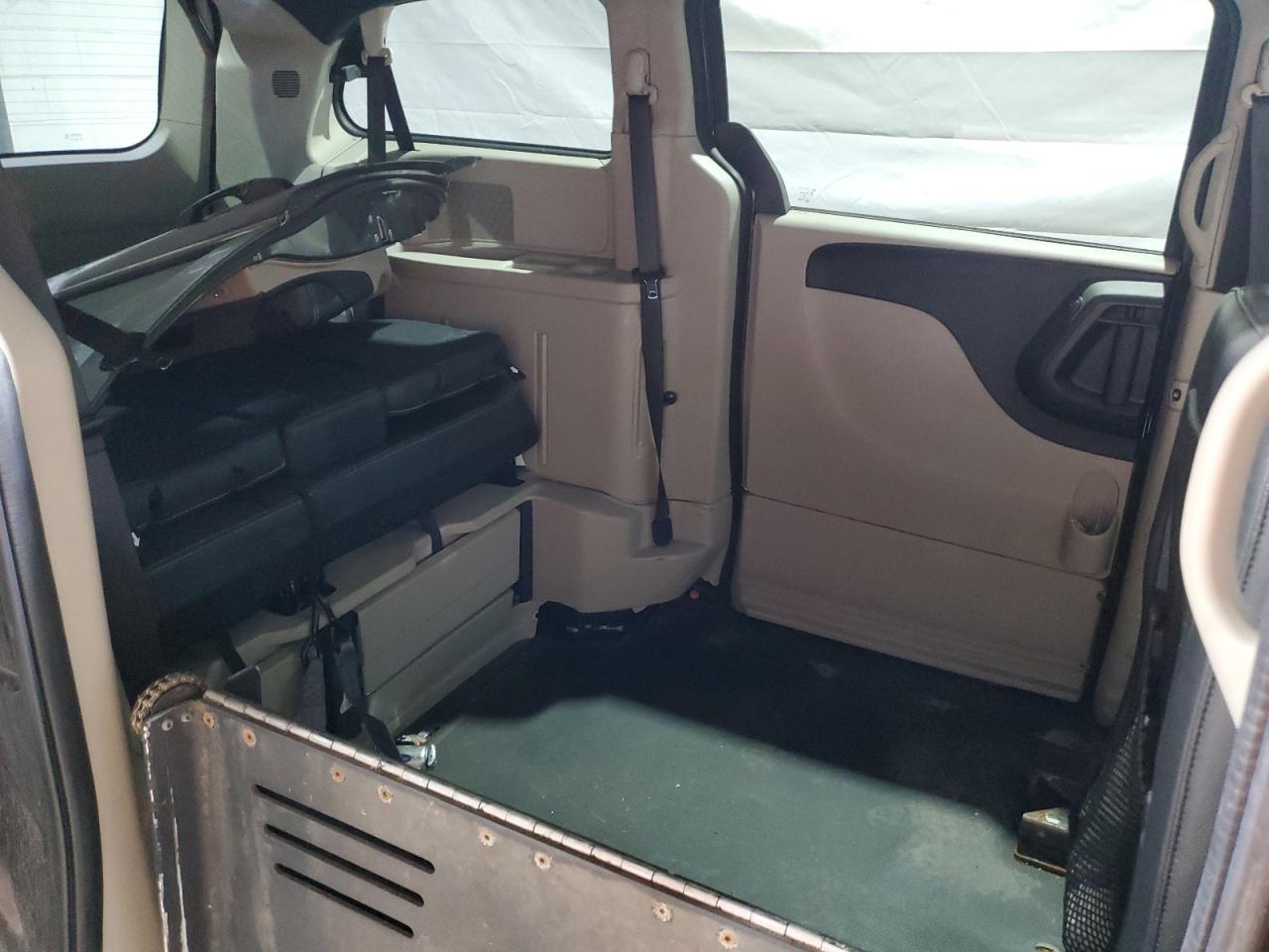 2018 Dodge Grand Caravan Sxt VIN: 2C7WDGCG8JR218861 Lot: 91278655