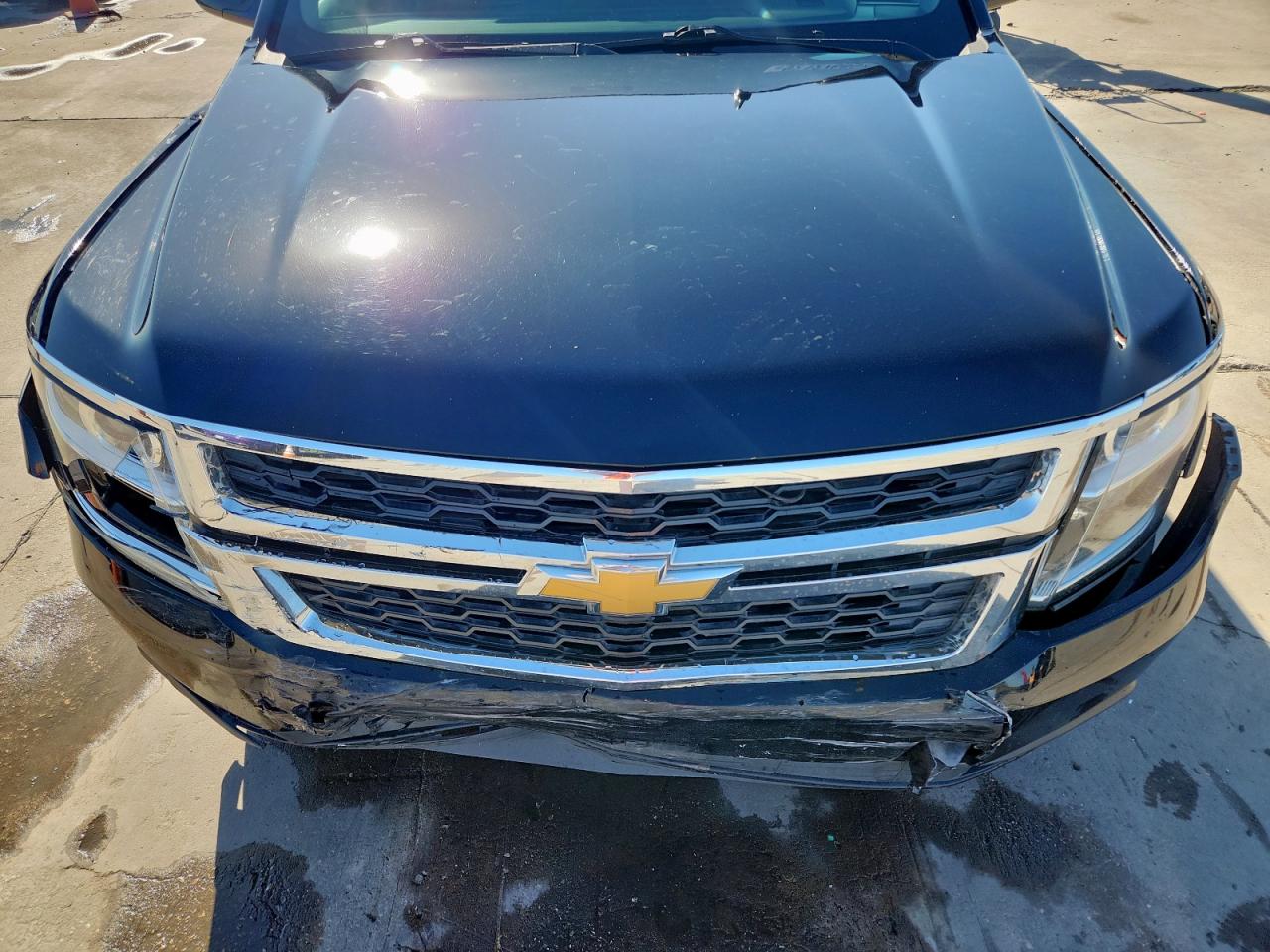 2019 Chevrolet Suburban C1500 Lt VIN: 1GNSCHKC5KR400101 Lot: 92127665