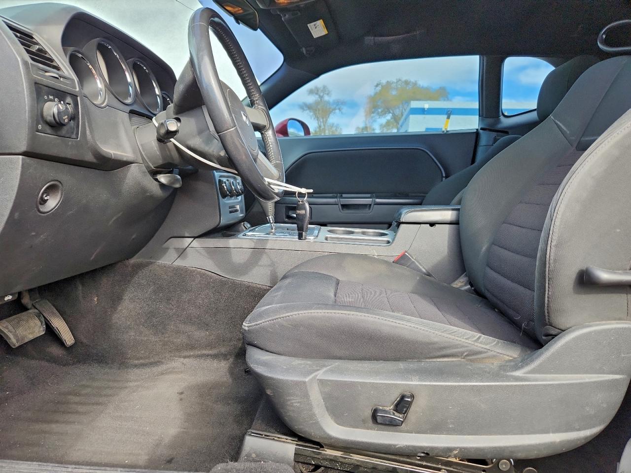 2009 Dodge Challenger Se VIN: 2B3LJ44VX9H609811 Lot: 94075525