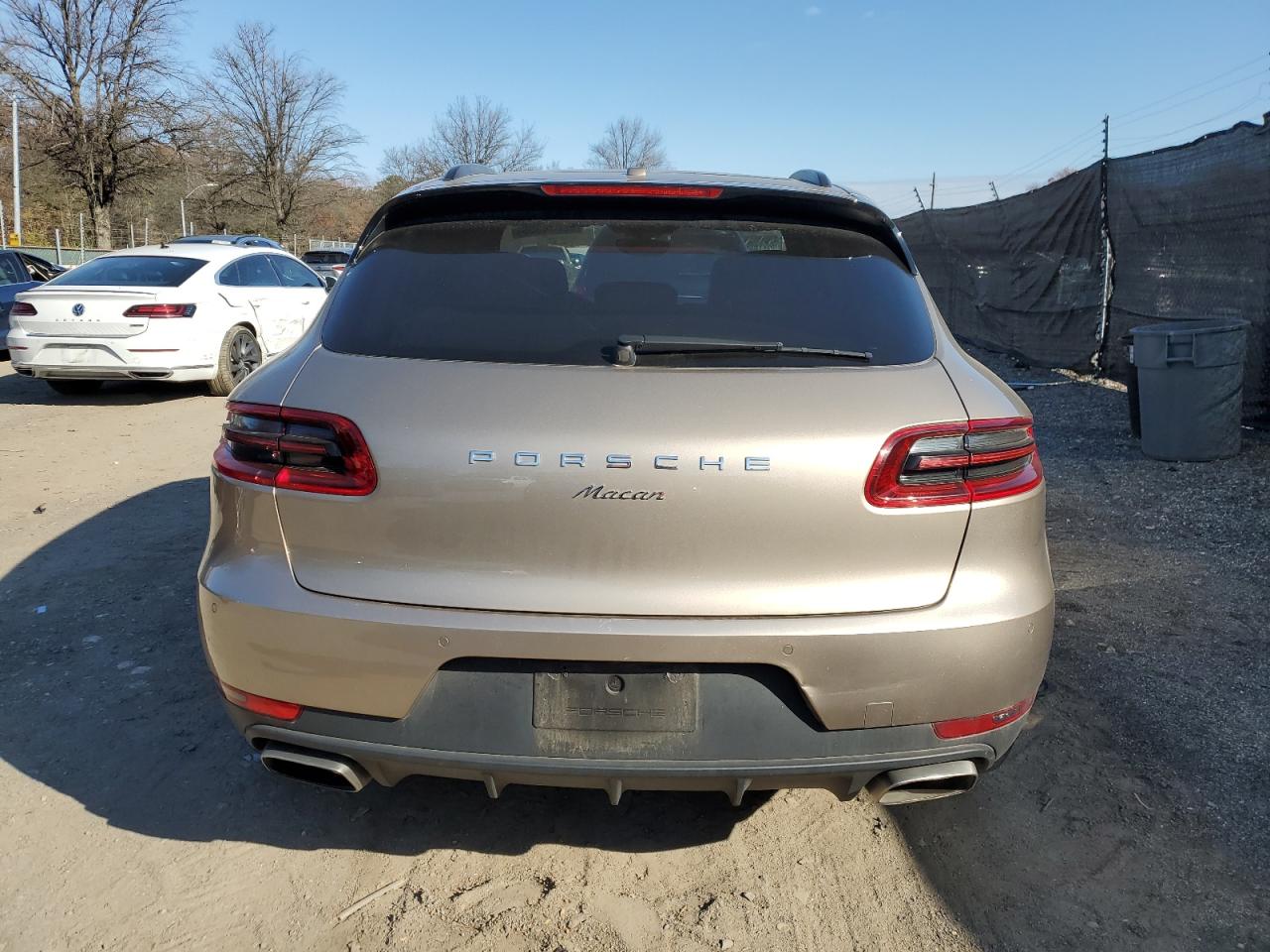 2017 Porsche Macan VIN: WP1AA2A50HLB08943 Lot: 92034355