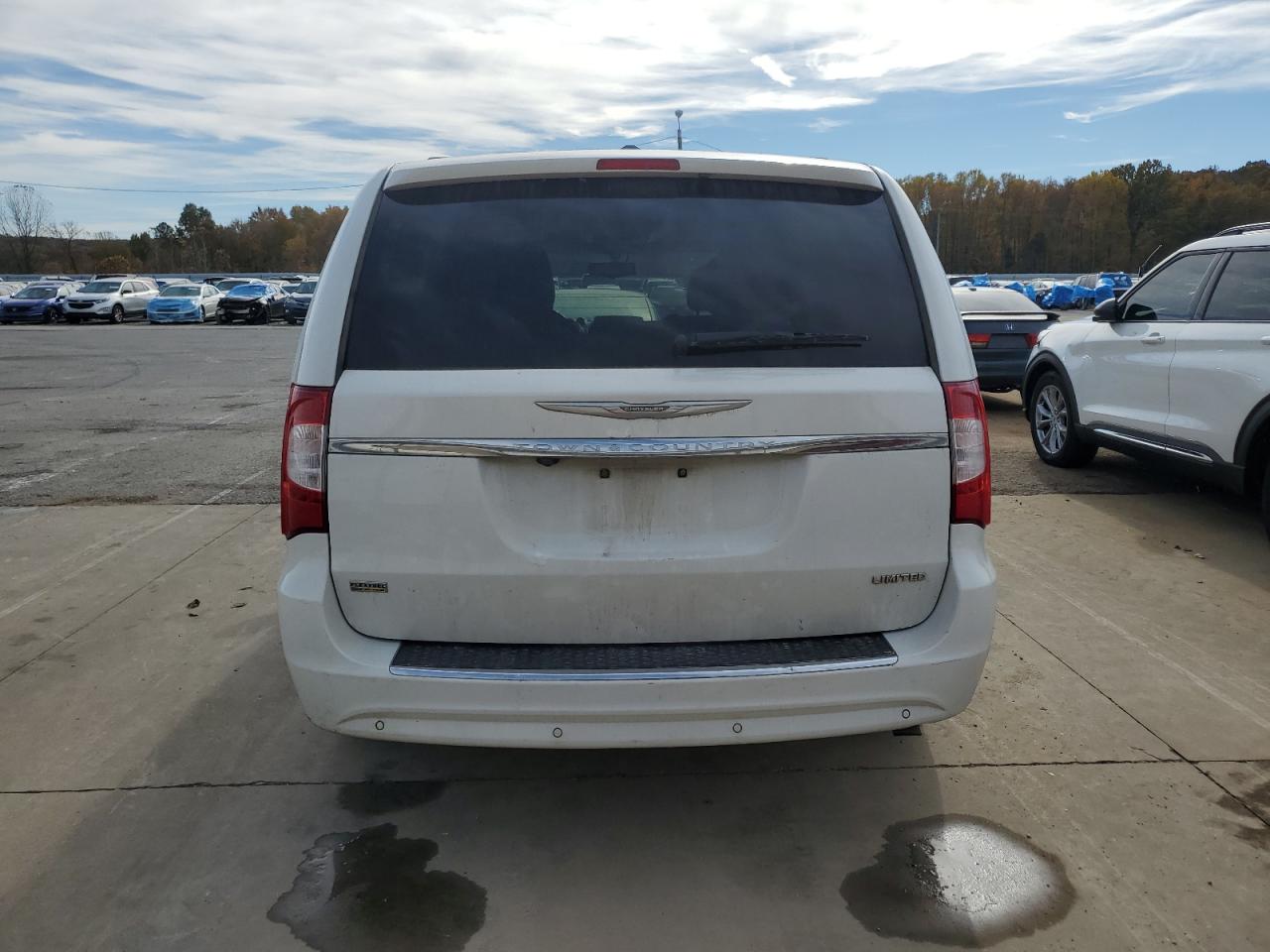 2015 Chrysler Town & Country Limited Platinum VIN: 2C4RC1GG8FR711032 Lot: 91031855