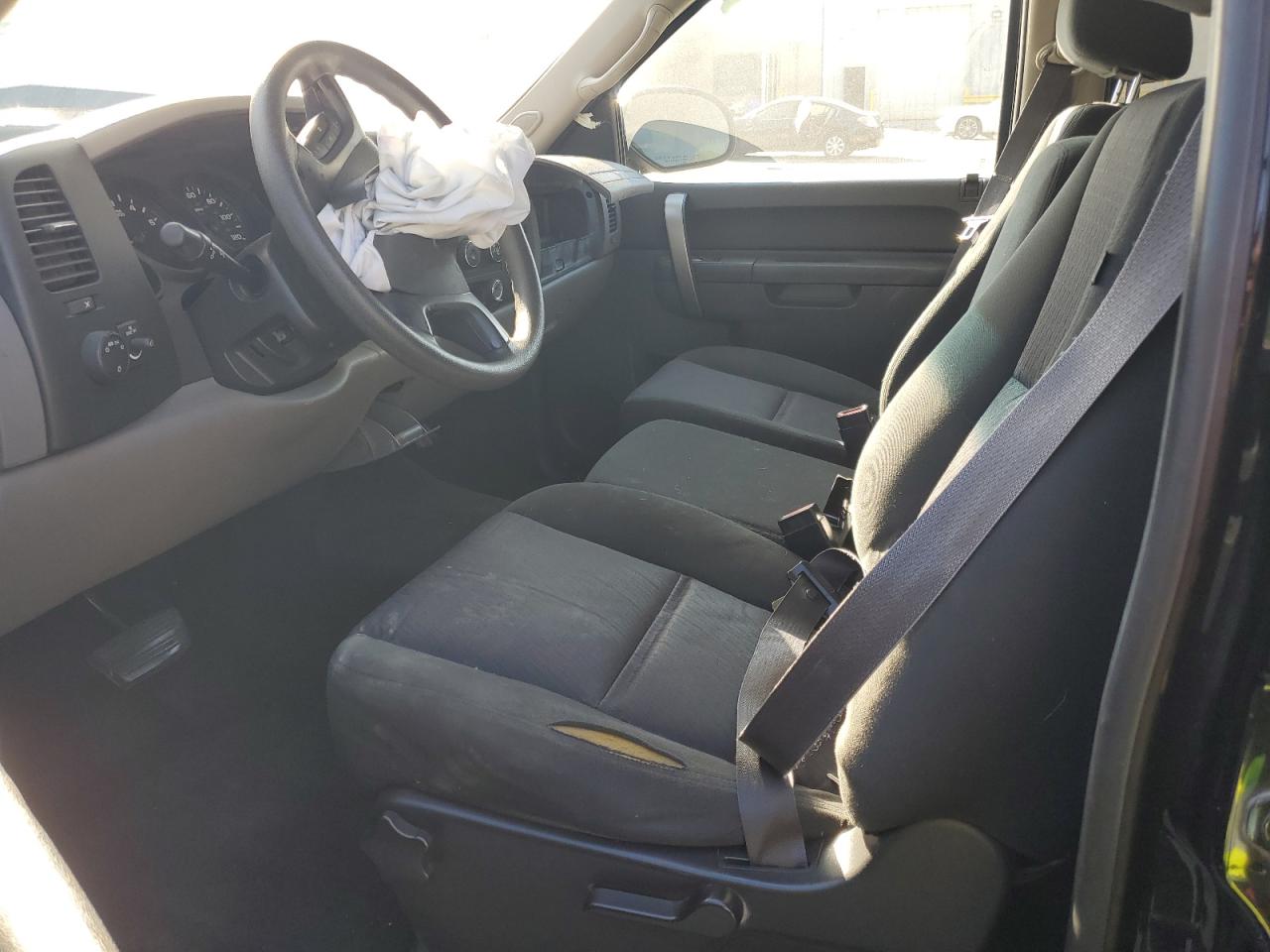 2011 Chevrolet Silverado C1500 Ls VIN: 3GCPCREA4BG395570 Lot: 92997905