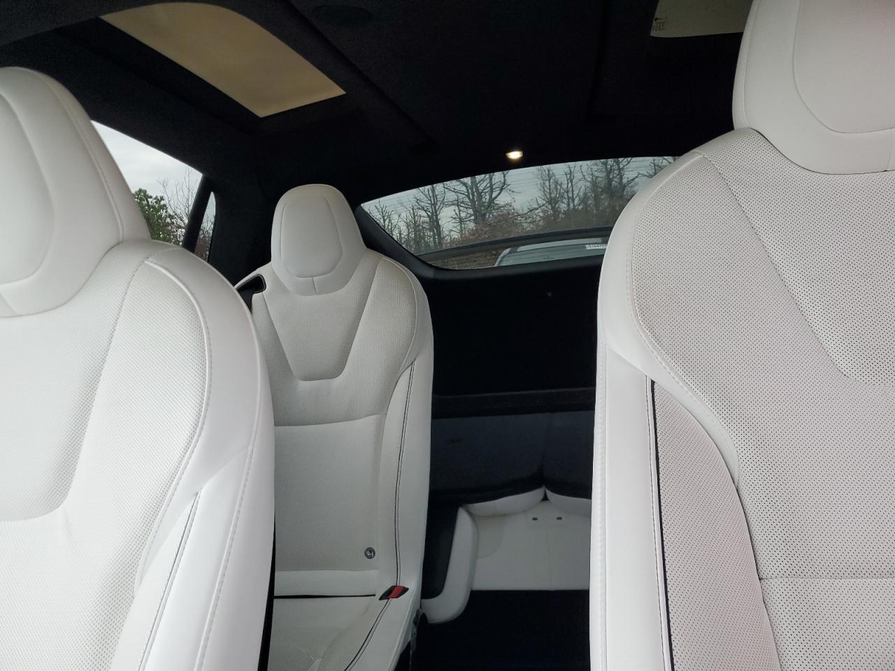 2022 Tesla Model X VIN: 7SAXCBE62NF358212 Lot: 92184215