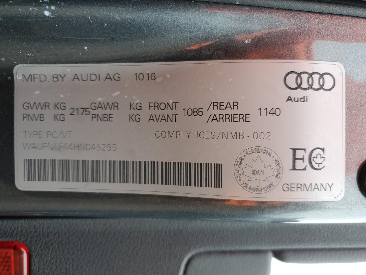 2017 Audi A4 Prestige VIN: WAUFNAF44HN045255 Lot: 91270395