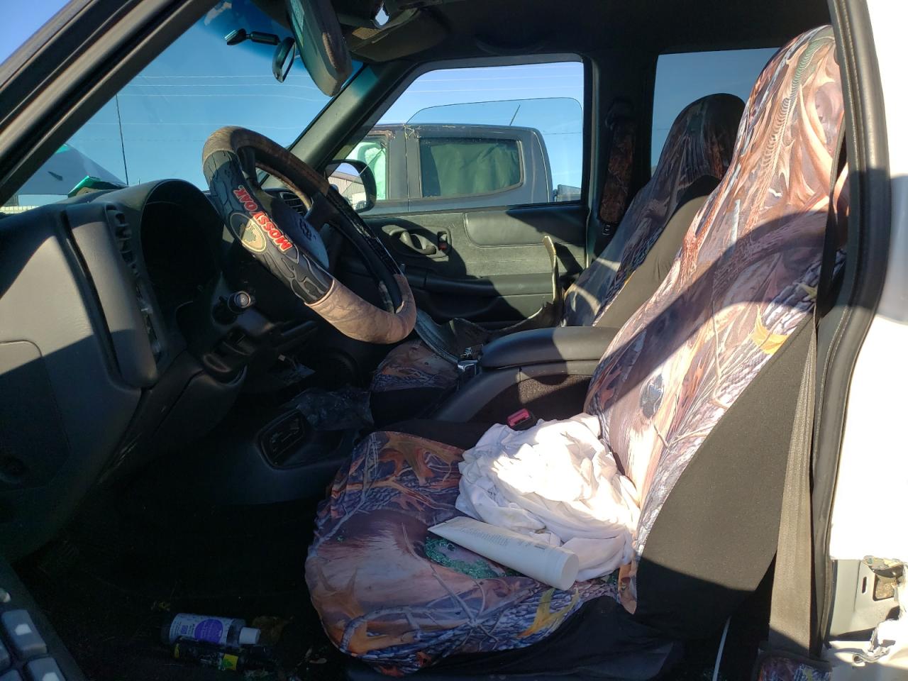 2000 Chevrolet Blazer VIN: 1GNDT13W0YK198956 Lot: 90746855