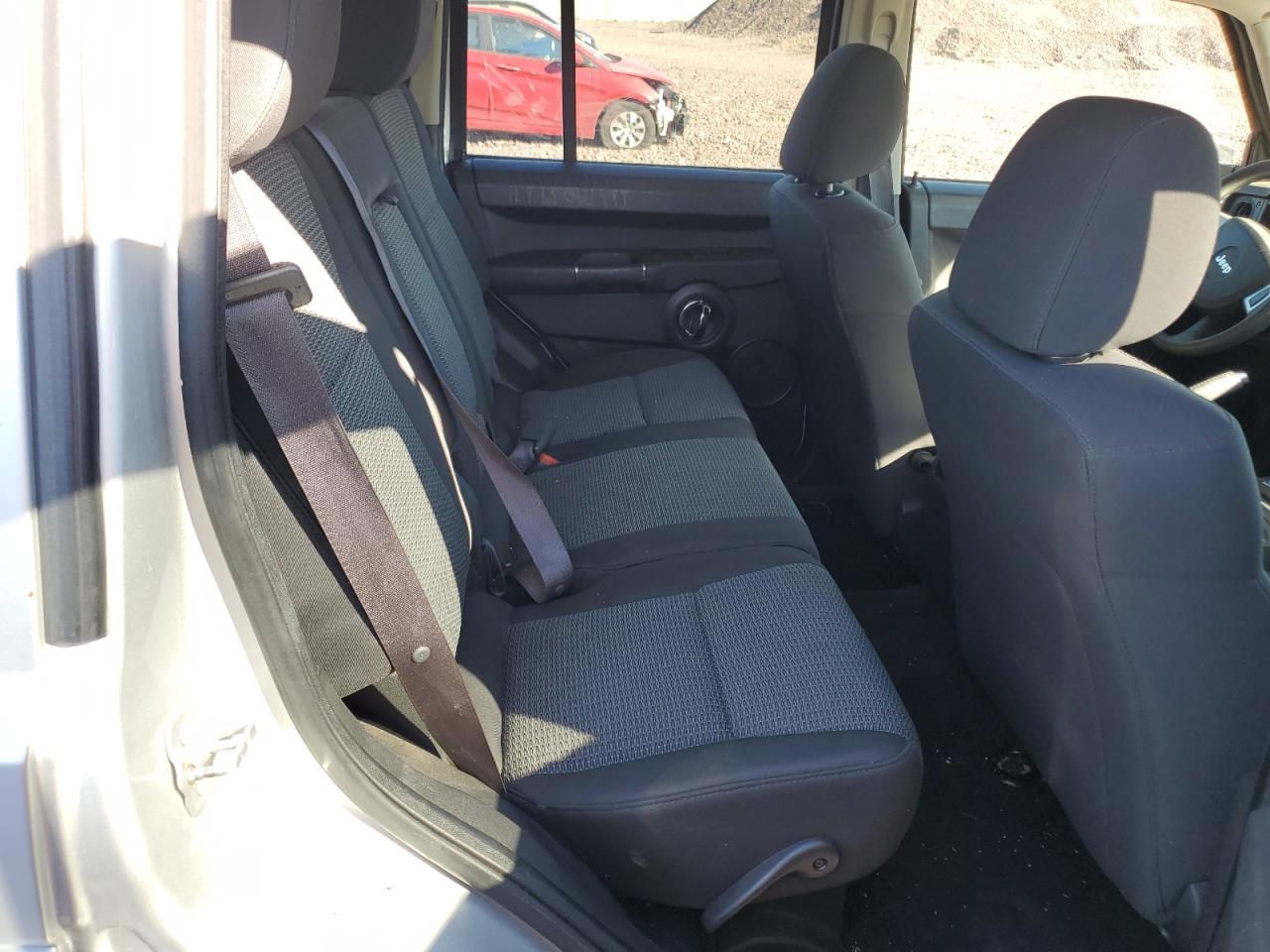 2010 Jeep Commander Sport VIN: 1J4RH4GK1AC103940 Lot: 82677925