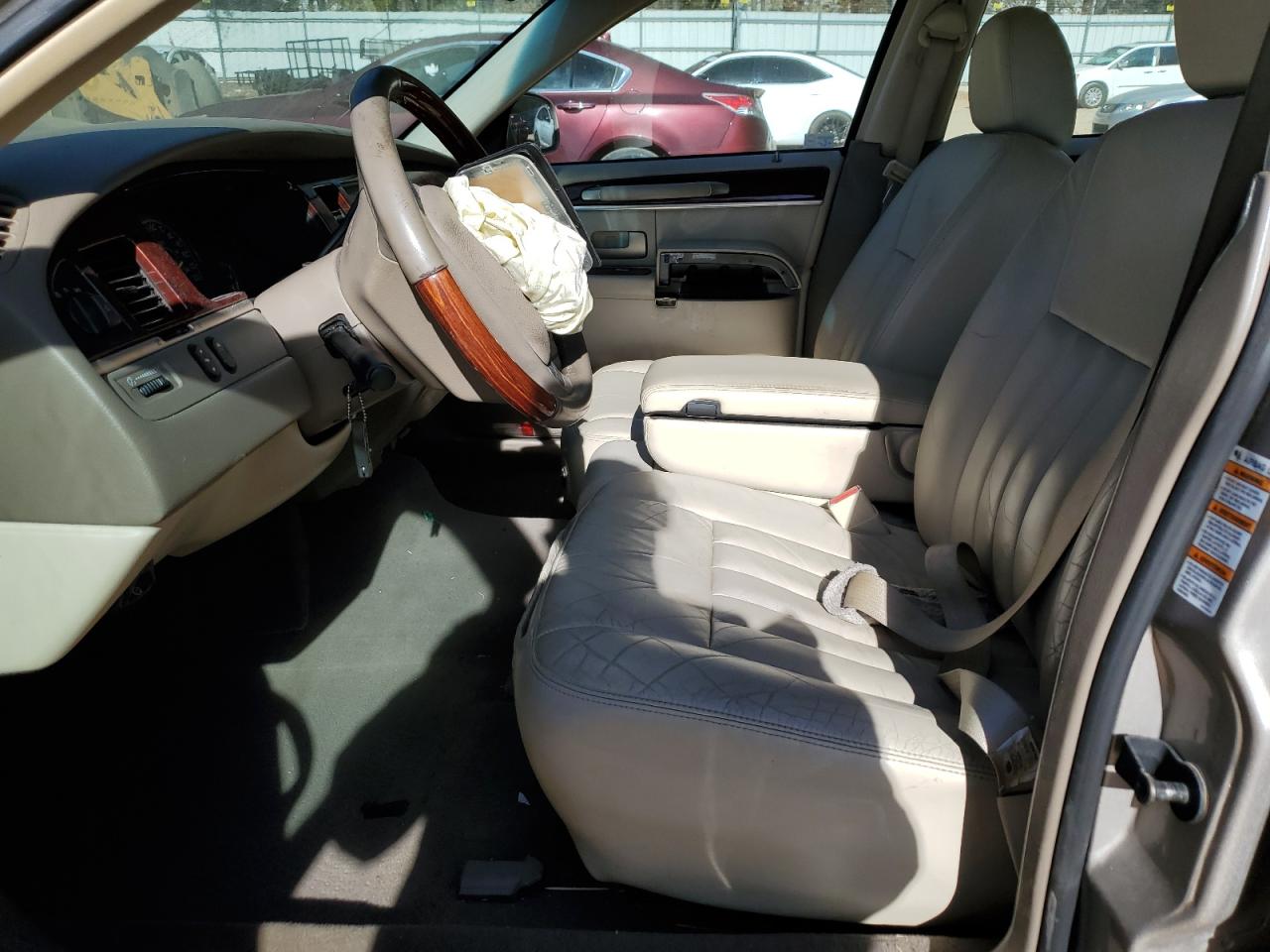 2003 Lincoln Town Car Signature VIN: 1LNHM82W83Y619504 Lot: 92893885