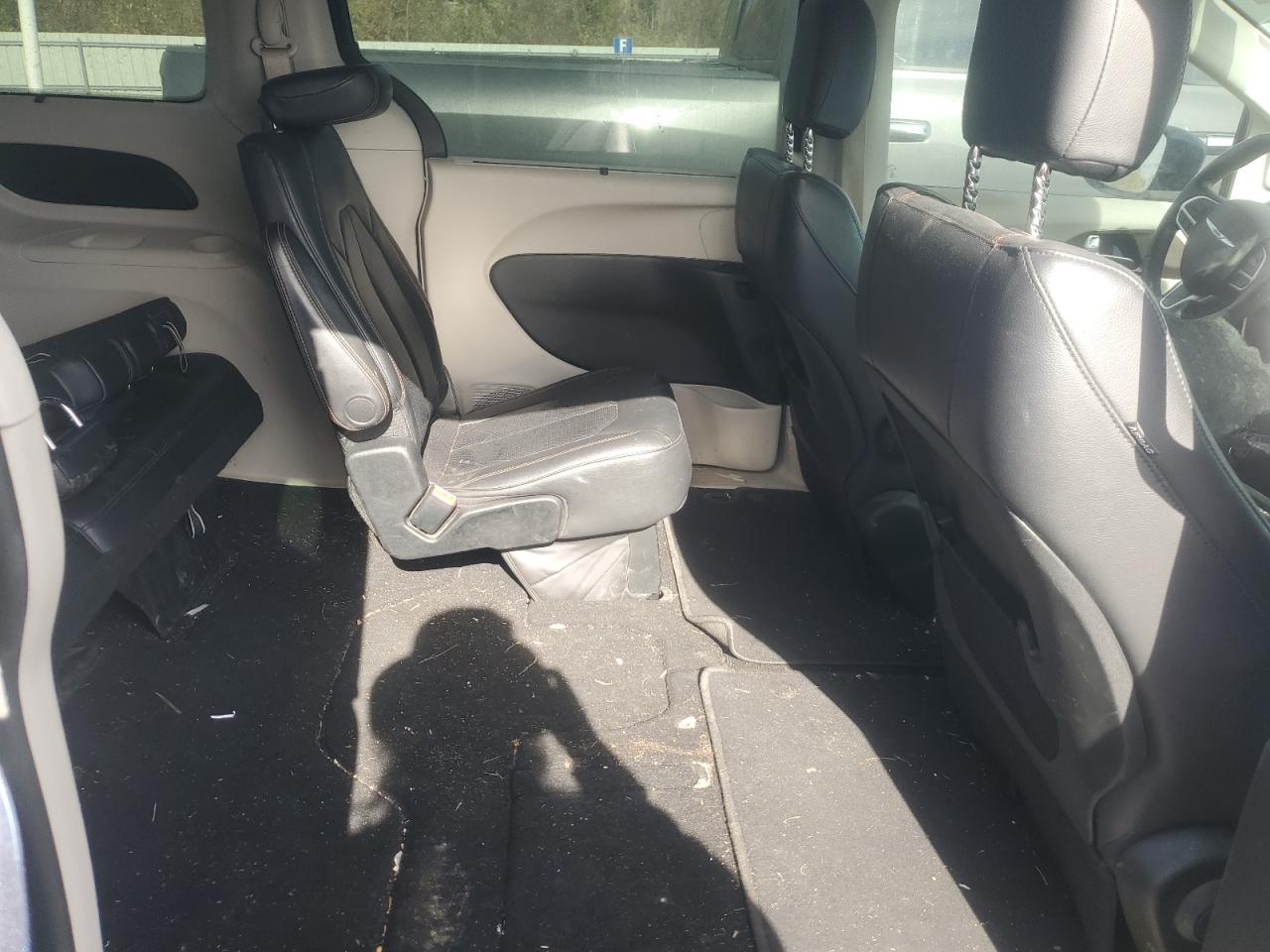 2018 Chrysler Pacifica Touring L VIN: 2C4RC1BG8JR124524 Lot: 90242655