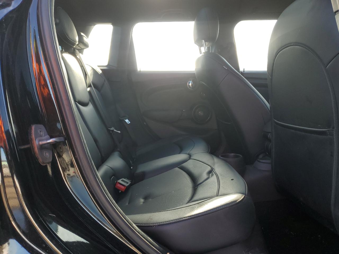 2015 Mini Cooper VIN: WMWXS5C50FT827028 Lot: 92996345