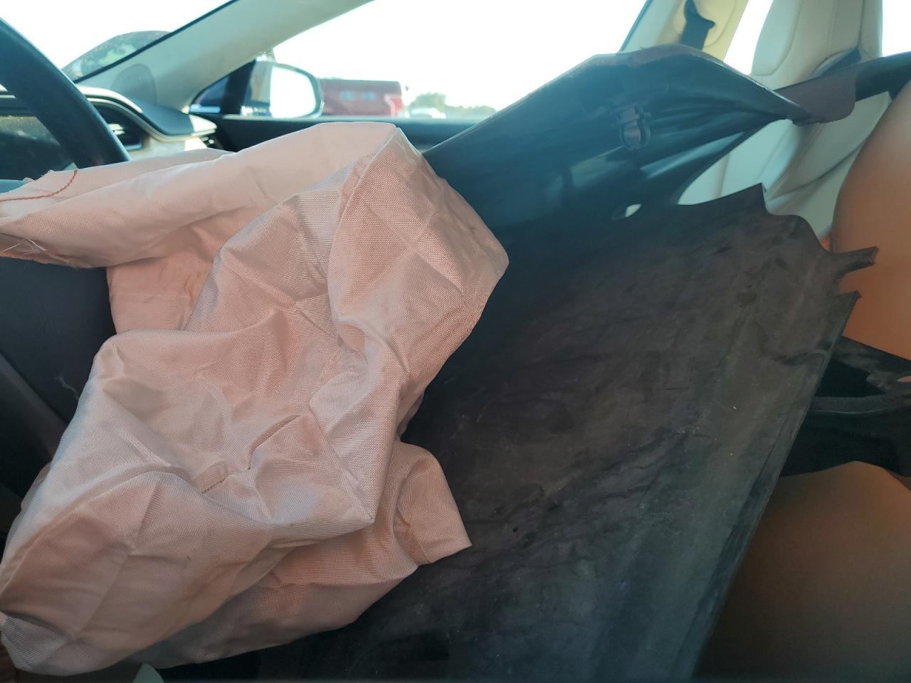 2019 Tesla Model S VIN: 5YJSA1E21KF312208 Lot: 93709895