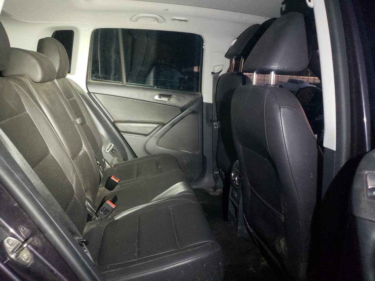 2016 Volkswagen Tiguan S VIN: WVGBV7AX8GW593785 Lot: 90858015