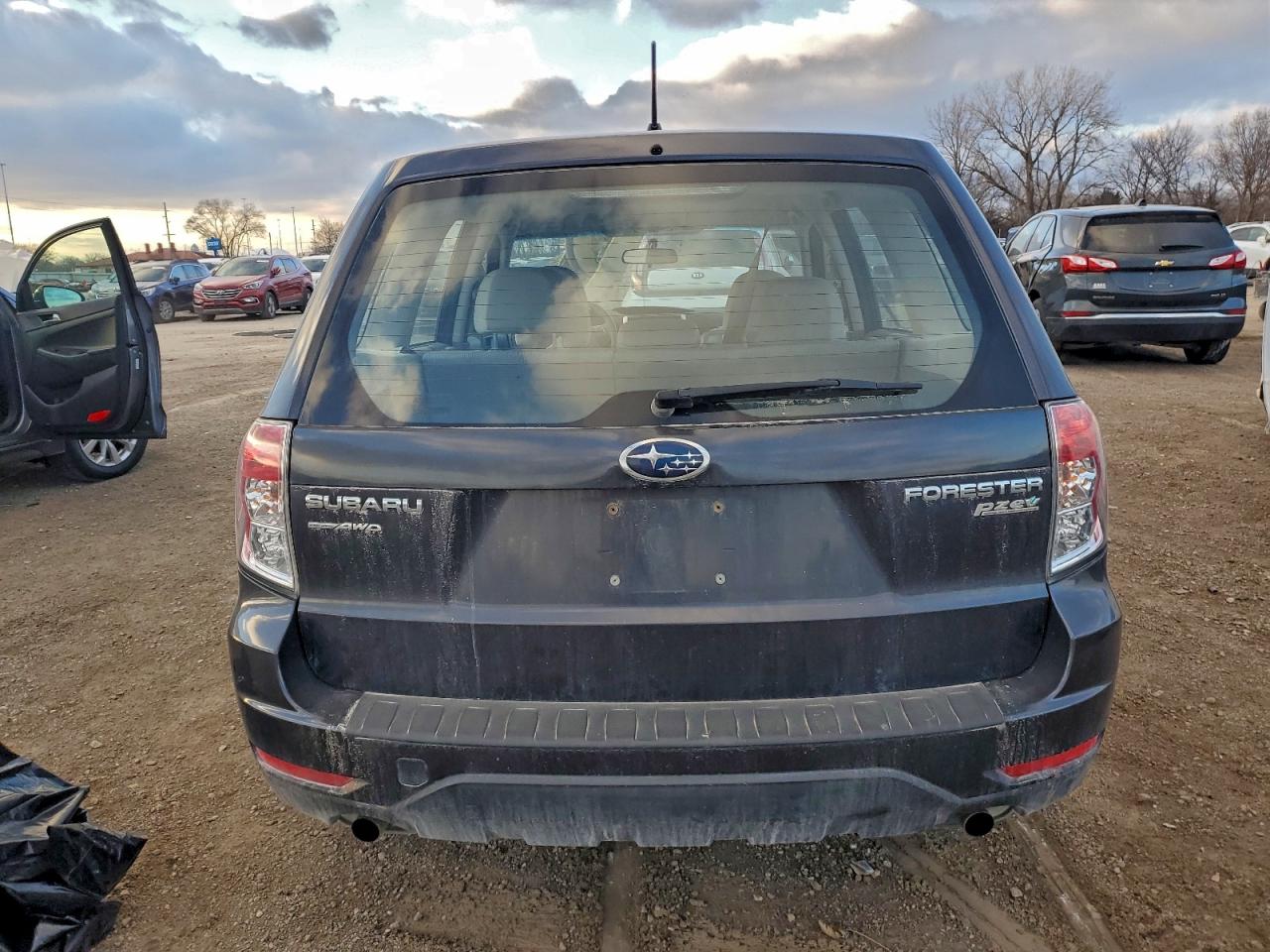2010 Subaru Forester 2.5X VIN: JF2SH6AC5AH745005 Lot: 93706925