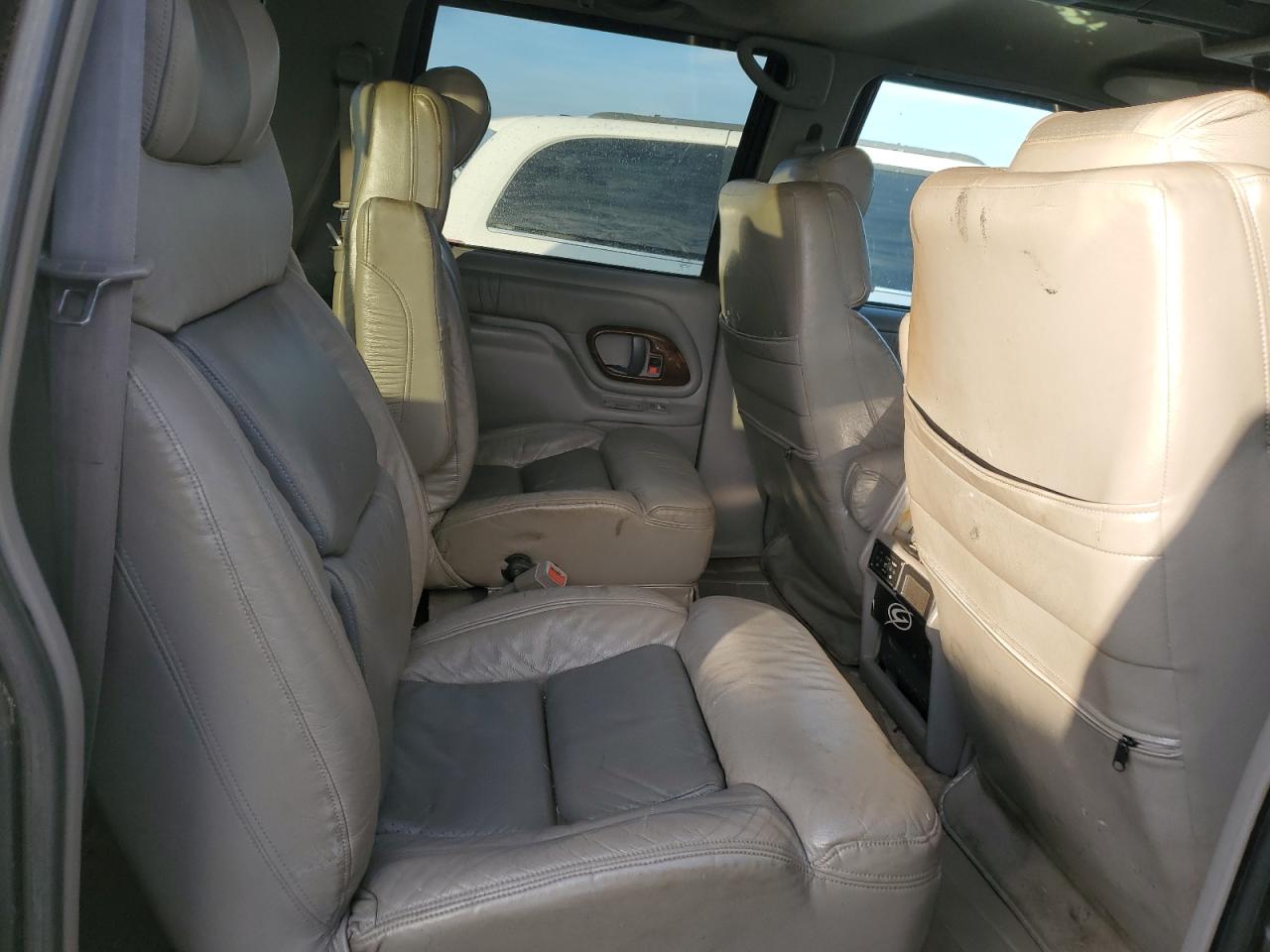 1999 GMC Suburban K2500 VIN: 1GDGK26J7XJ761502 Lot: 91437115