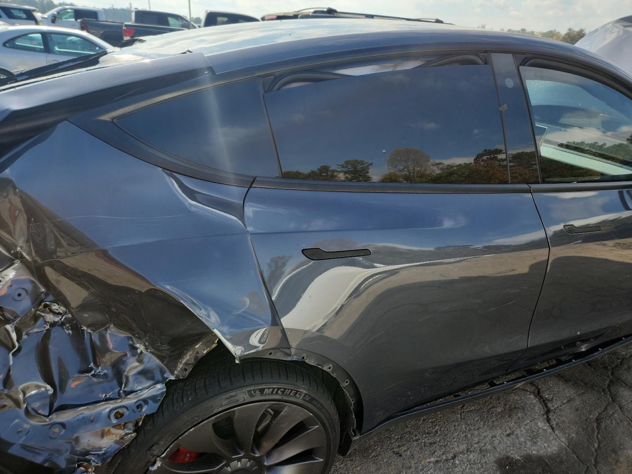 2022 Tesla Model Y VIN: 7SAYGDEF3NF394351 Lot: 91848215