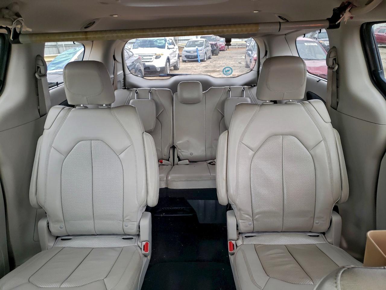 2018 Chrysler Pacifica Touring L VIN: 2C4RC1BG0JR174172 Lot: 94227715