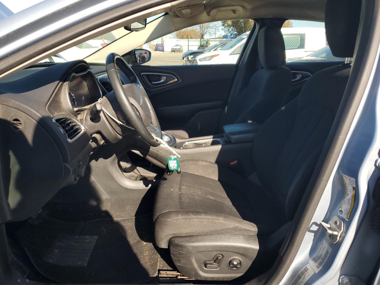 2015 Chrysler 200 Limited VIN: 1C3CCCAB0FN745871 Lot: 92810515