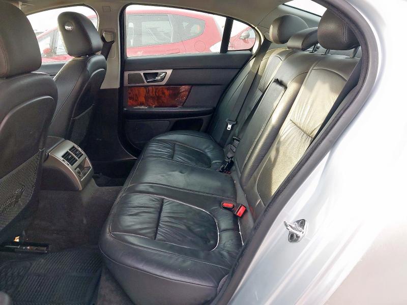 2010 JAGUAR XF 3.0 V6 LUXURY 4DR AUTO