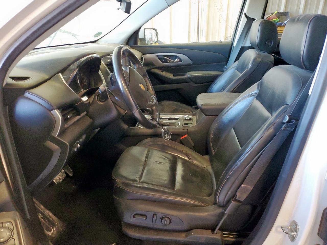 2018 Chevrolet Traverse Lt VIN: 1GNEVHKW3JJ198213 Lot: 92352075