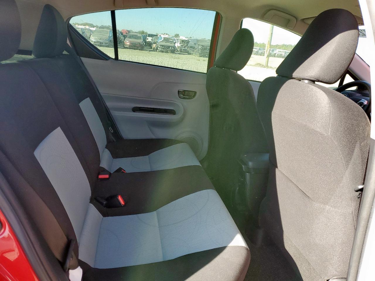 2013 Toyota Prius C VIN: JTDKDTB38D1549838 Lot: 91272505