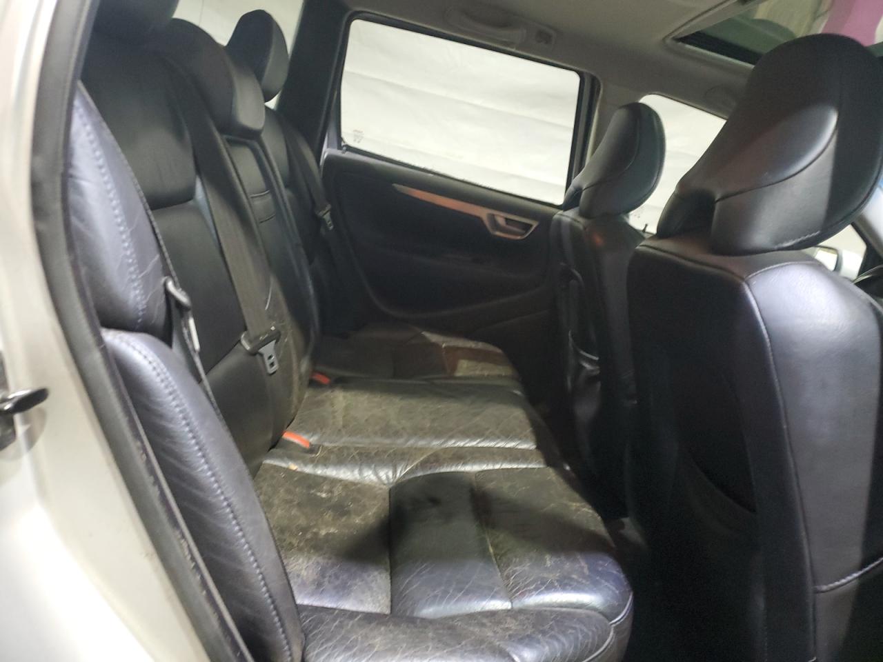 2005 Volvo V70 R VIN: YV1SJ527352477492 Lot: 92443995